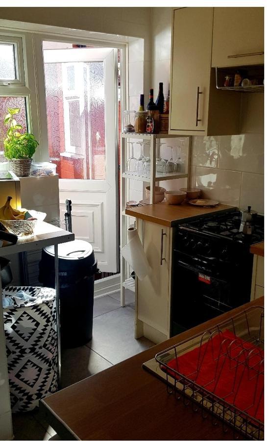 Room In A Shared House! 리버풀 외부 사진